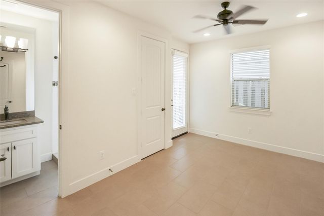 2431 Charleston Street C, Houston, TX 77021