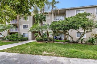 5045 Wiles Rd 201, Coconut Creek, FL 33073