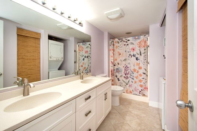 121 Nantasket Ave 309, Hull, MA 02045