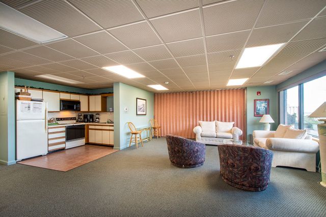 121 Nantasket Ave 309, Hull, MA 02045