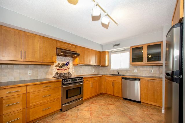 121 Nantasket Ave 309, Hull, MA 02045