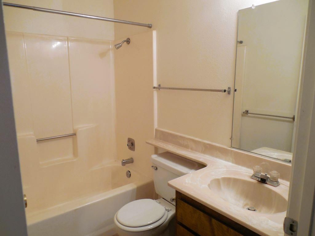Image 8 of property listing at 5455 N Marty Avenue # 105, Fresno, CA 93711