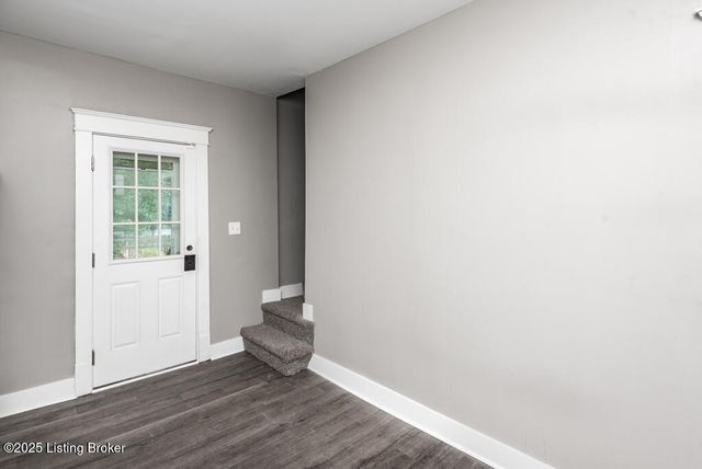 110 S 37th St, Louisville, KY 40212