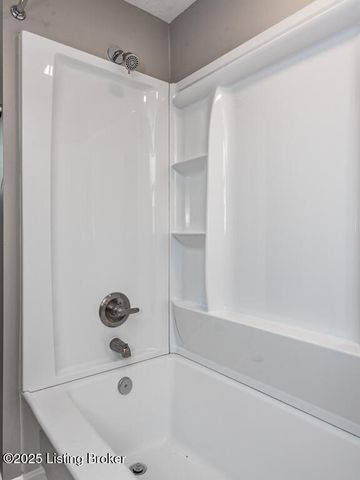 110 S 37th St, Louisville, KY 40212