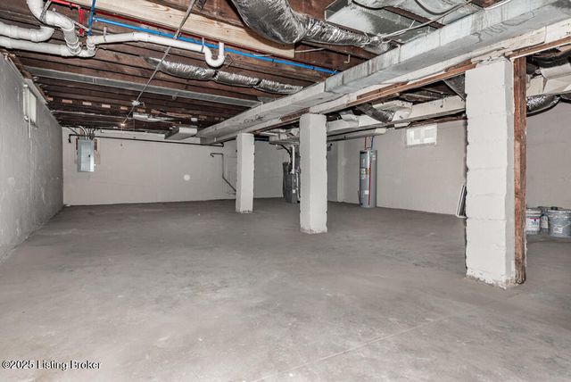 110 S 37th St, Louisville, KY 40212