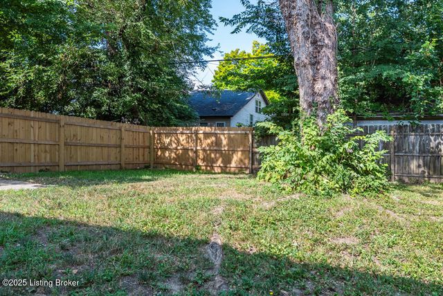 110 S 37th St, Louisville, KY 40212