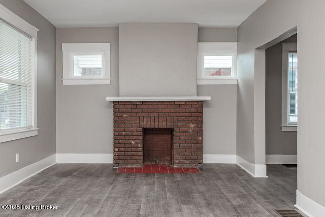 110 S 37th St, Louisville, KY 40212