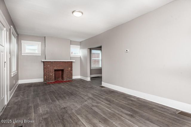 110 S 37th St, Louisville, KY 40212