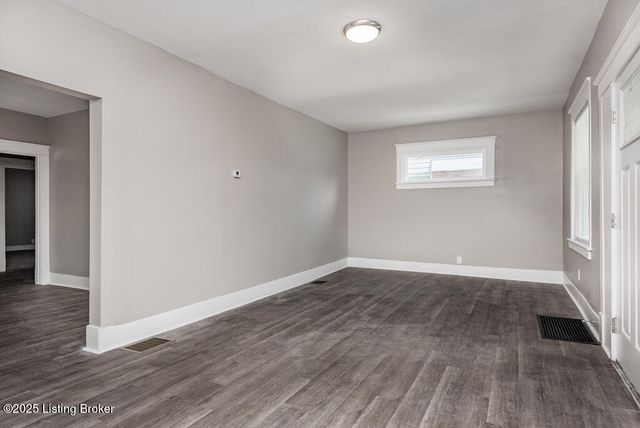 110 S 37th St, Louisville, KY 40212