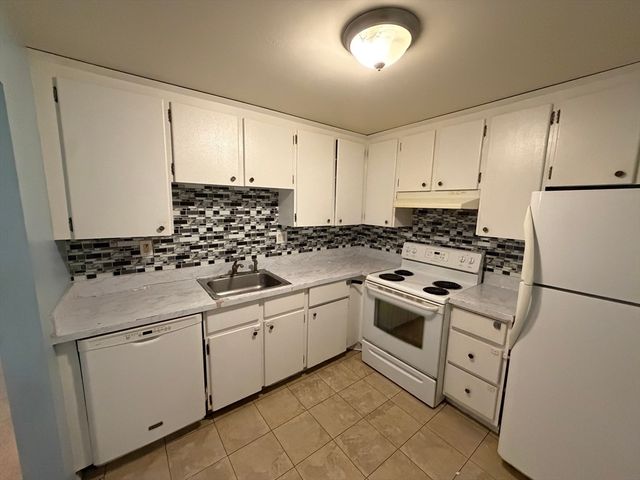 1321 Worcester Road 303, Framingham, MA 01701