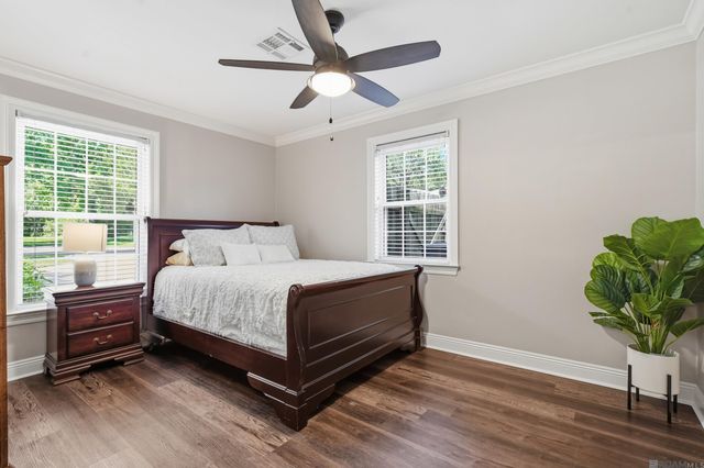 4160 Strand Dr, Baton Rouge, LA 70809