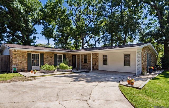 4160 Strand Dr, Baton Rouge, LA 70809