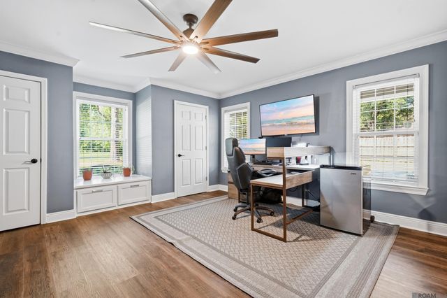 4160 Strand Dr, Baton Rouge, LA 70809