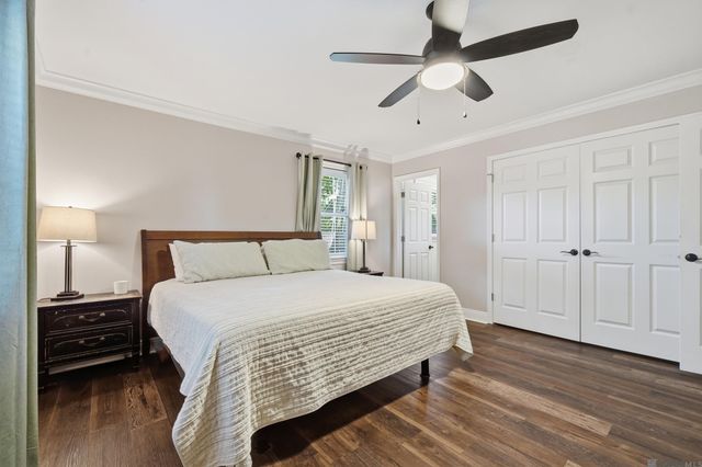 4160 Strand Dr, Baton Rouge, LA 70809