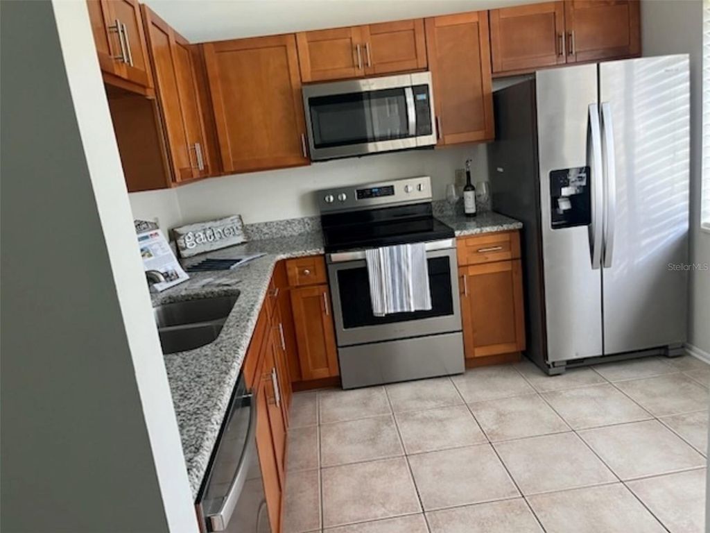 Image 2 of property listing at 9911 LANCEWOOD STREET, Orlando, FL 32817