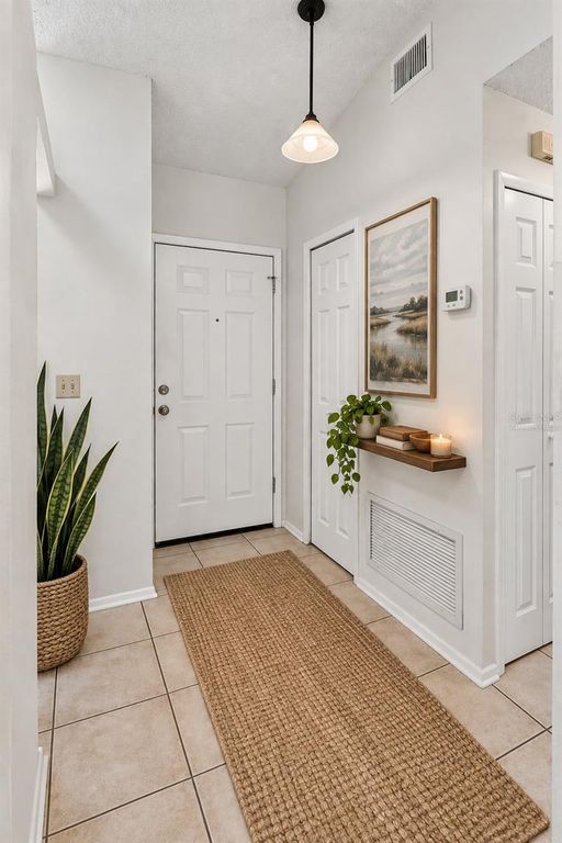 Image 12 of property listing at 9911 LANCEWOOD STREET, Orlando, FL 32817
