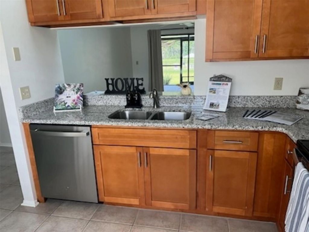 Image 4 of property listing at 9911 LANCEWOOD STREET, Orlando, FL 32817