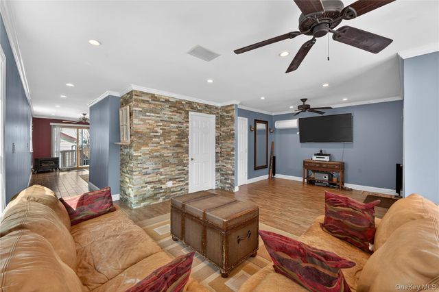 8530 261st Street, Floral Park, NY 11001