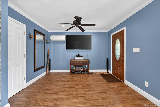 8530 261st Street, Floral Park, NY 11001