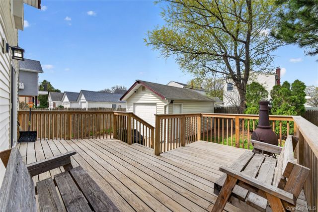 8530 261st Street, Floral Park, NY 11001