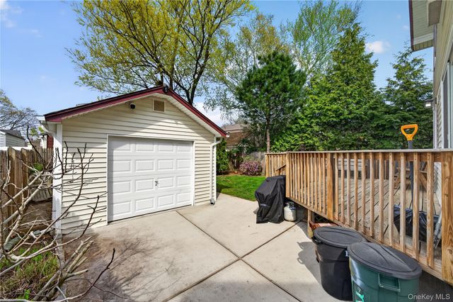 8530 261st Street, Floral Park, NY 11001