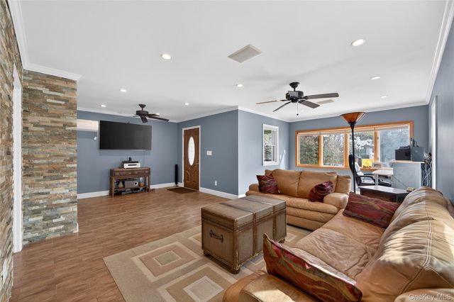 8530 261st Street, Floral Park, NY 11001