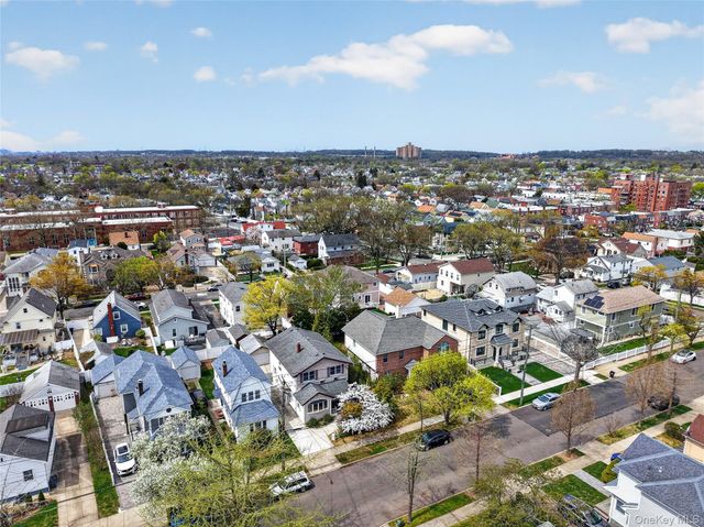 8530 261st Street, Floral Park, NY 11001