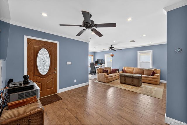 8530 261st Street, Floral Park, NY 11001