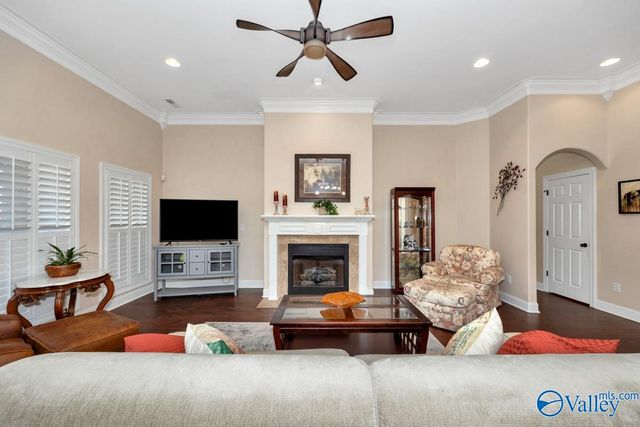 2811 Stepper SE, Owens Cross Roads, AL 35763