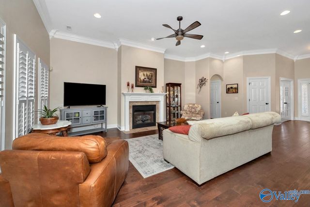 2811 Stepper SE, Owens Cross Roads, AL 35763