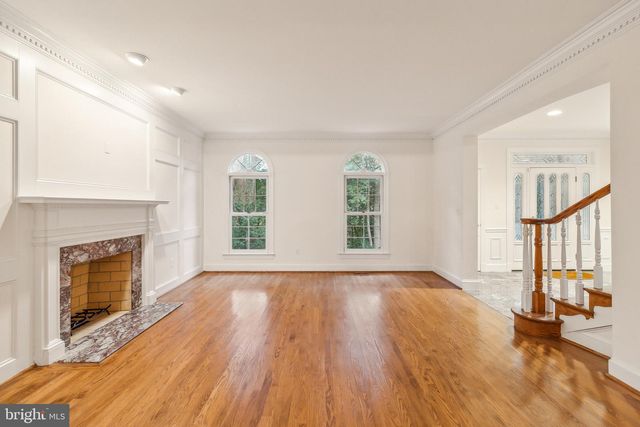 2527 HUNTER MILL RD, Oakton, VA 22124