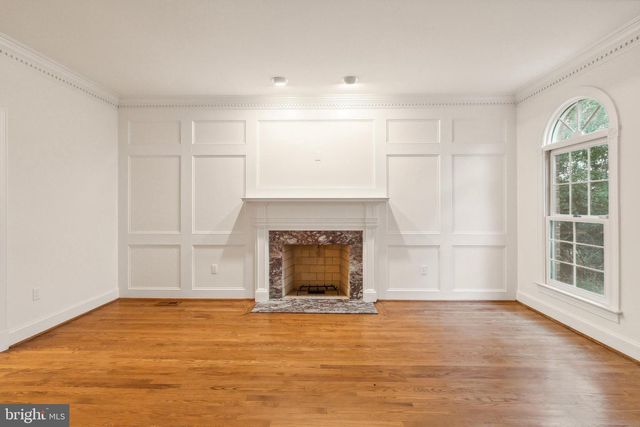 2527 HUNTER MILL RD, Oakton, VA 22124