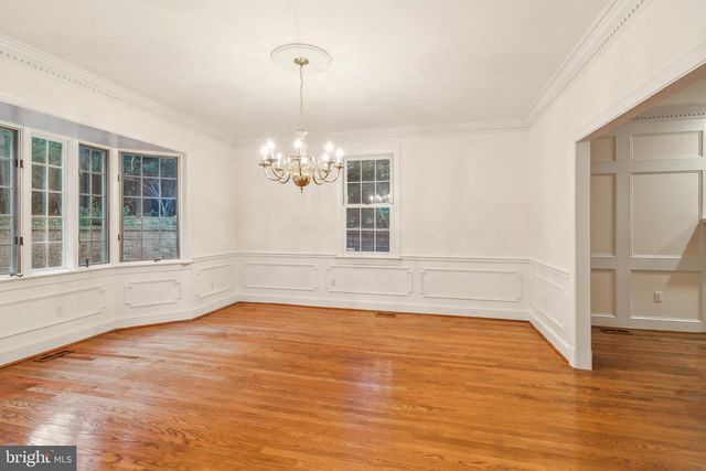 2527 HUNTER MILL RD, Oakton, VA 22124