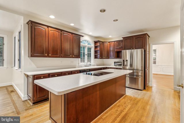 2527 HUNTER MILL RD, Oakton, VA 22124