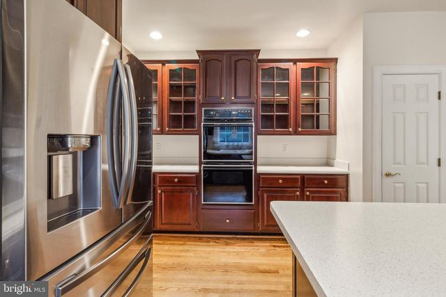 2527 HUNTER MILL RD, Oakton, VA 22124
