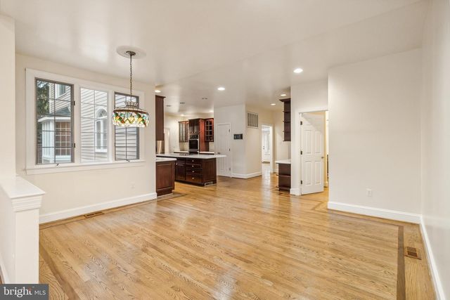 2527 HUNTER MILL RD, Oakton, VA 22124