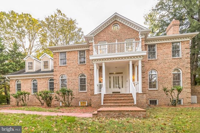 2527 HUNTER MILL RD, Oakton, VA 22124
