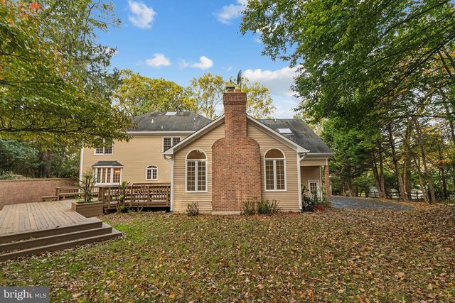 2527 HUNTER MILL RD, Oakton, VA 22124