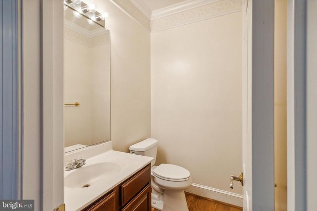 2527 HUNTER MILL RD, Oakton, VA 22124