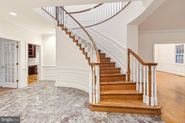 2527 HUNTER MILL RD, Oakton, VA 22124