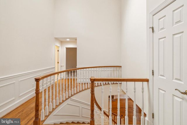 2527 HUNTER MILL RD, Oakton, VA 22124