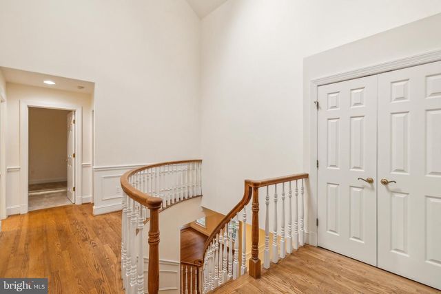 2527 HUNTER MILL RD, Oakton, VA 22124