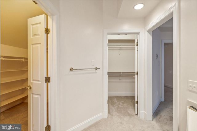 2527 HUNTER MILL RD, Oakton, VA 22124