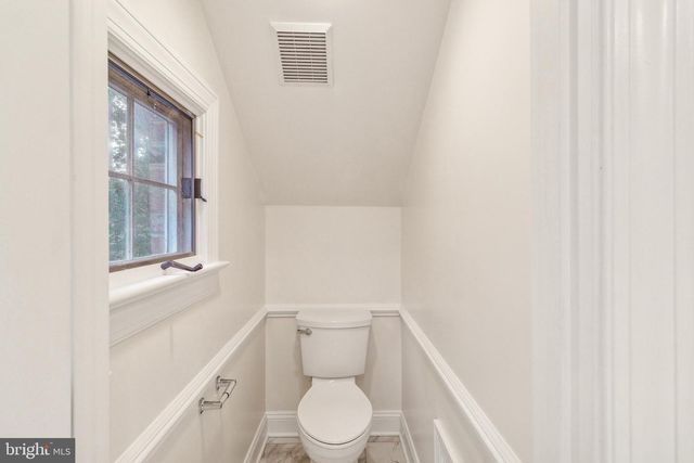 2527 HUNTER MILL RD, Oakton, VA 22124