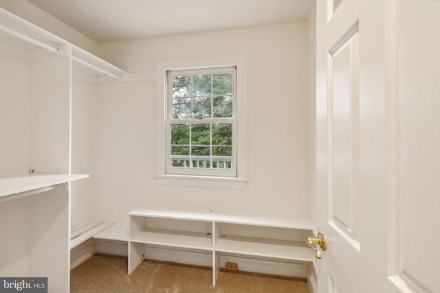 2527 HUNTER MILL RD, Oakton, VA 22124