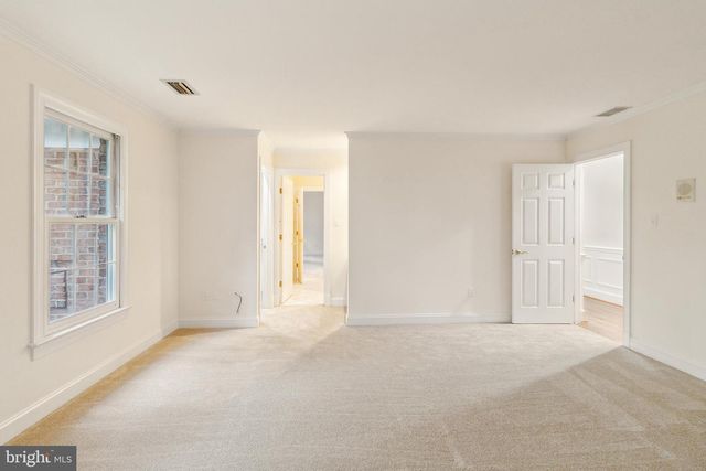 2527 HUNTER MILL RD, Oakton, VA 22124