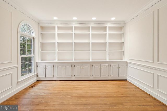 2527 HUNTER MILL RD, Oakton, VA 22124