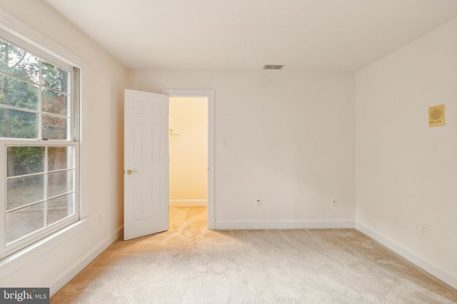 2527 HUNTER MILL RD, Oakton, VA 22124