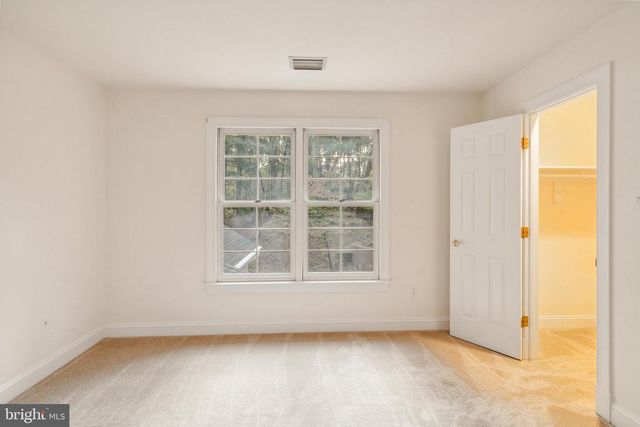 2527 HUNTER MILL RD, Oakton, VA 22124