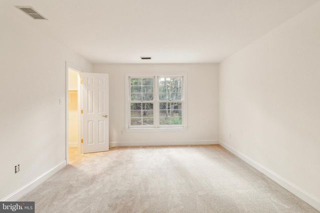 2527 HUNTER MILL RD, Oakton, VA 22124